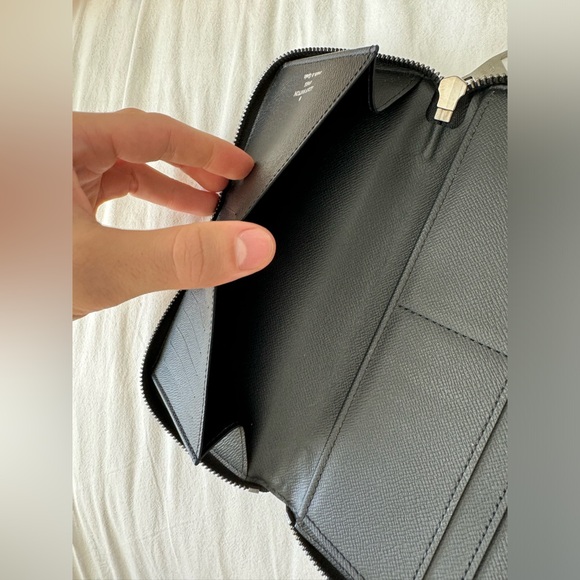 LOUIS VUITTON ZIPPY WALLET ECLIPSE MONOGRAM - Picture 8 of 11